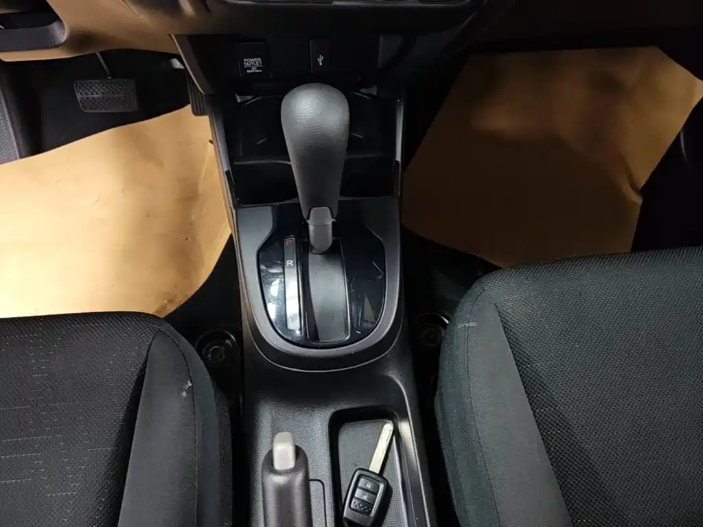 Honda Fit 2017 — фото 10