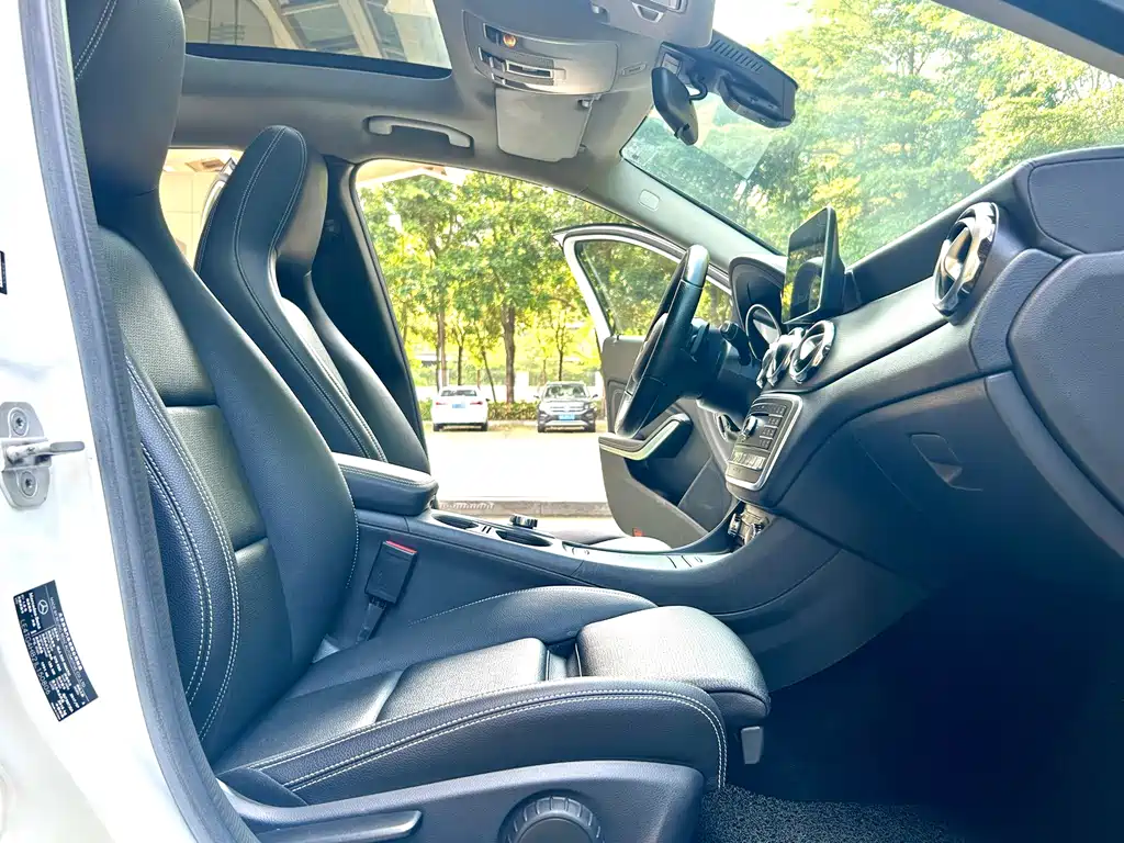 Mercedes-Benz GLA 2017 — фото 15
