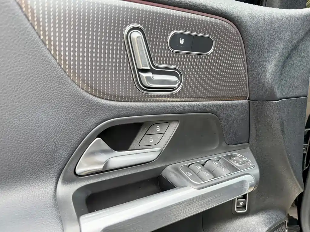 Mercedes-Benz GLB 2020 — фото 15