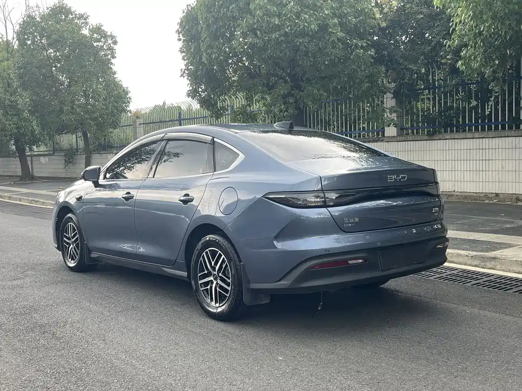BYD Seal 05 DM-i 2025 — фото 8