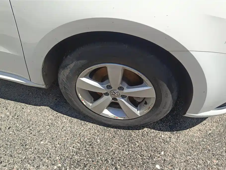 Volkswagen Lavida 2015