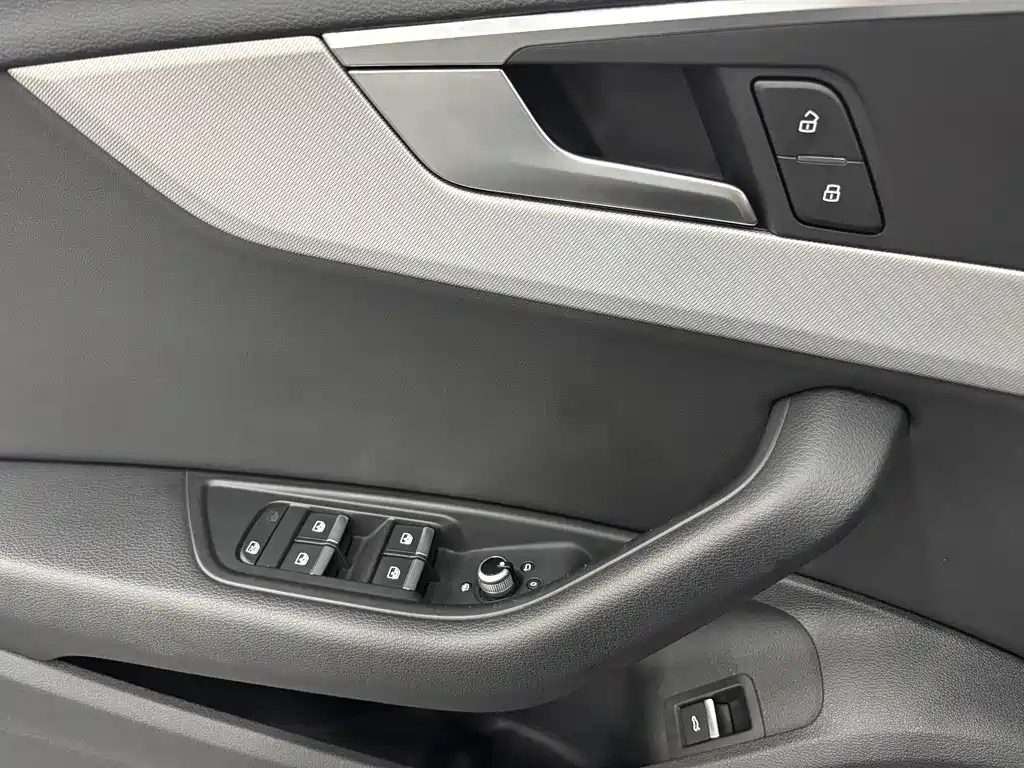 Audi A4 2022 — фото 10