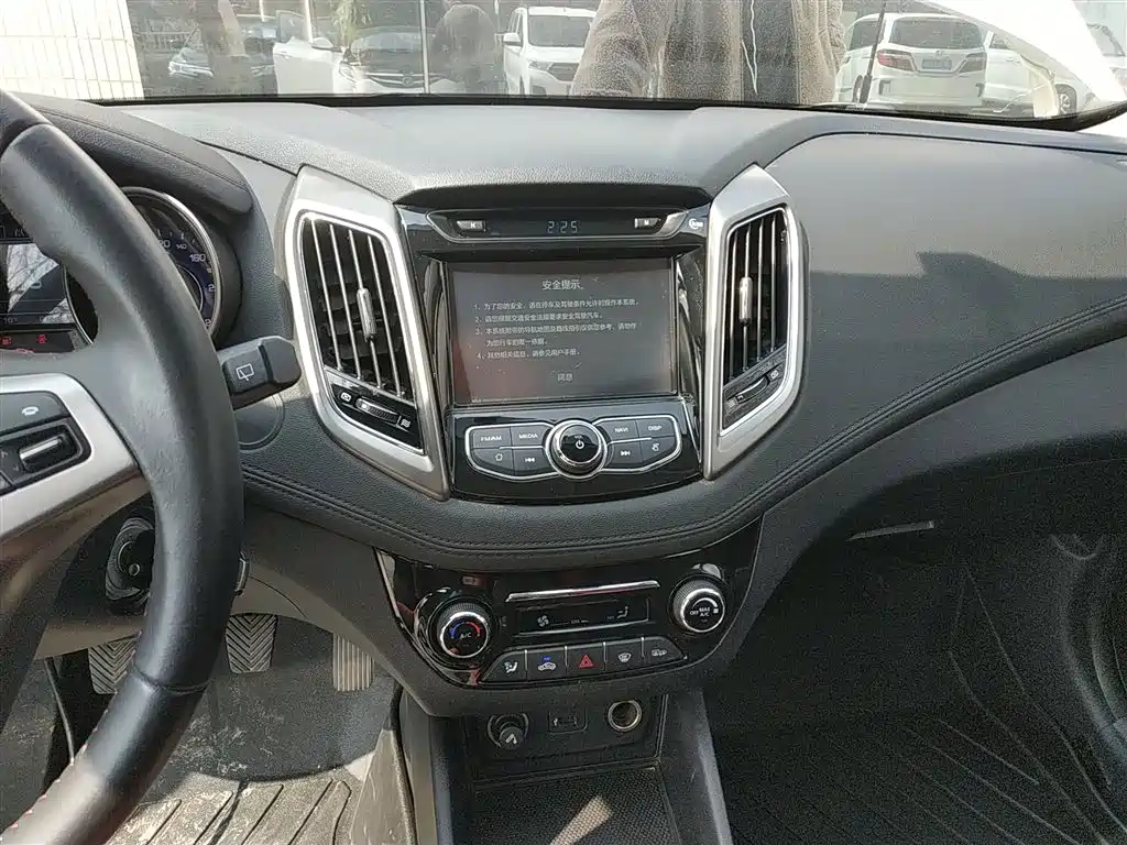 Changan Eado XT 2016 — фото 13