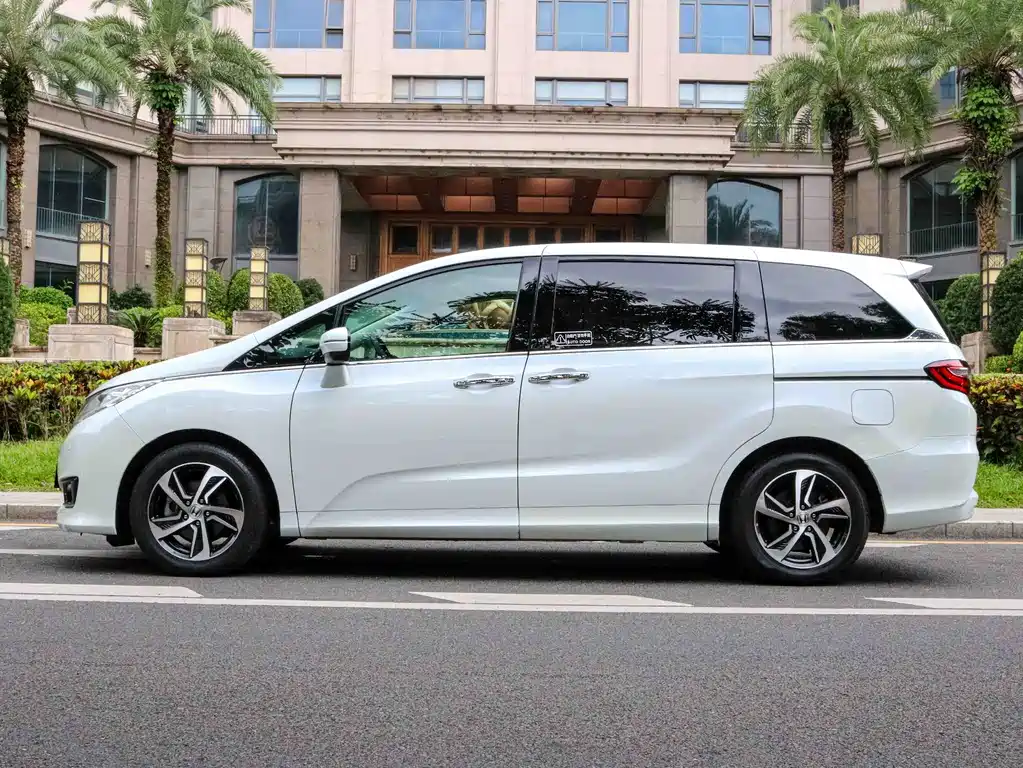 Honda Odyssey 2017 — фото 4
