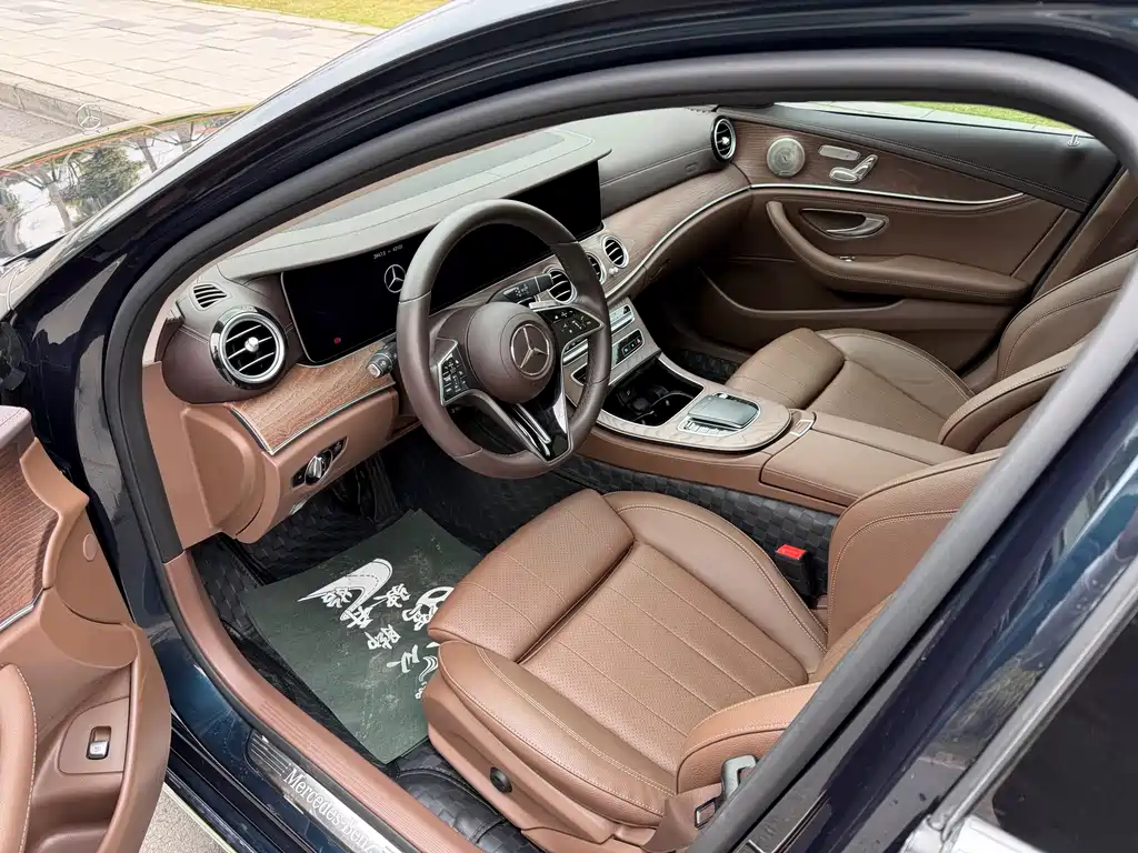 Mercedes-Benz E-Class 2022 — фото 3