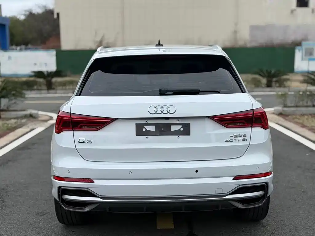 Audi Q3 2021 — фото 12