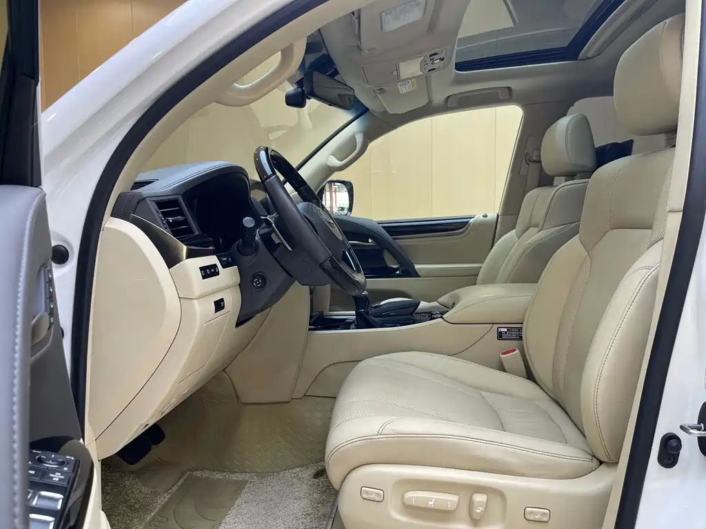 Lexus LX 2017