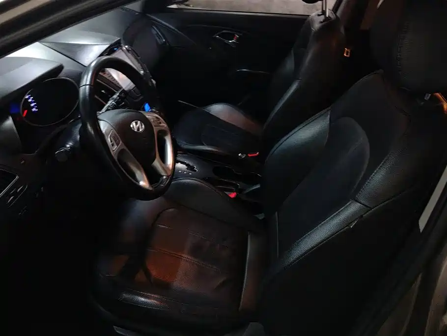 Hyundai ix35 2015 — фото 9