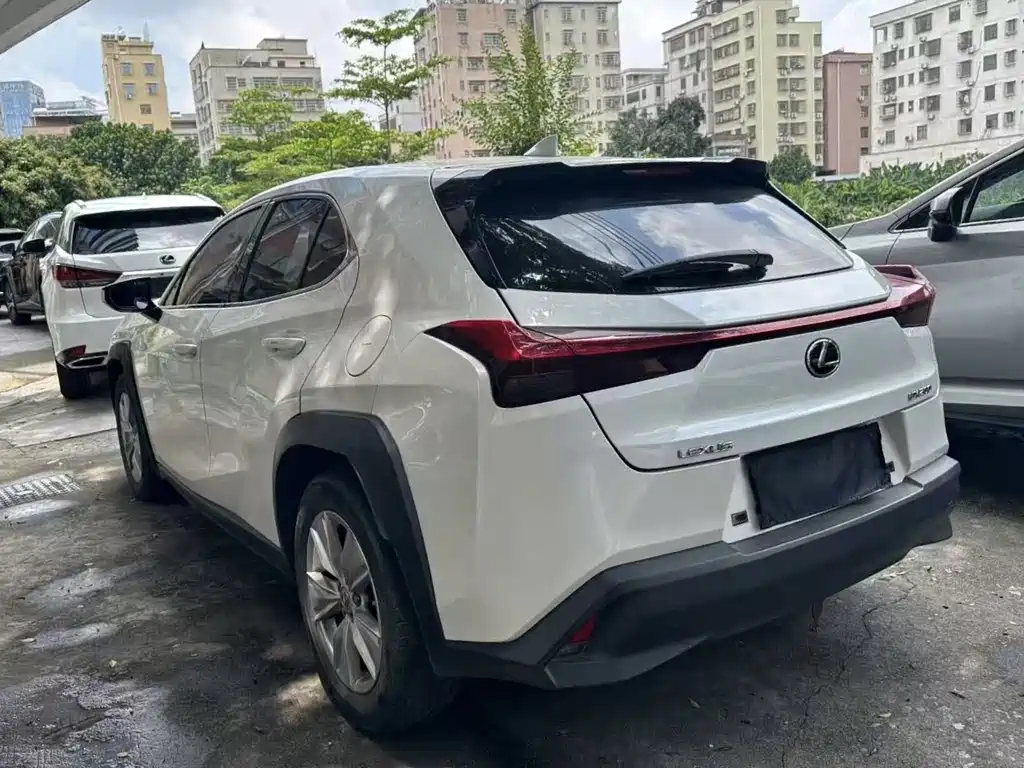 Lexus UX 2021 — фото 8