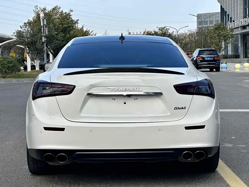 Maserati Ghibli 2016 — фото 9