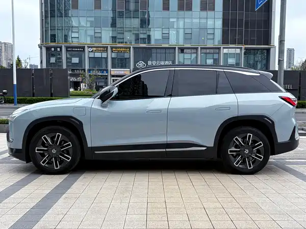 NIO ES6 2020