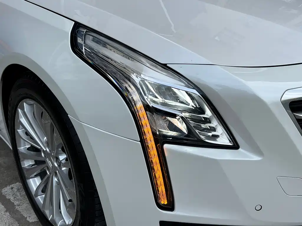 Cadillac CT6 2017 — фото 30