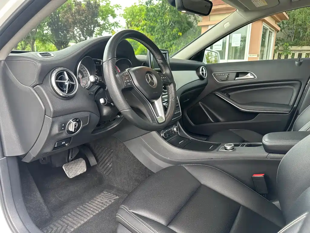 Mercedes-Benz GLA 2015 — фото 8