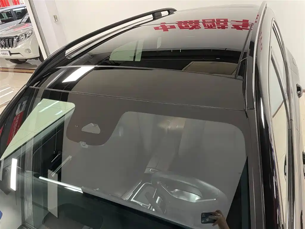 Mercedes-Benz GLB 2023
