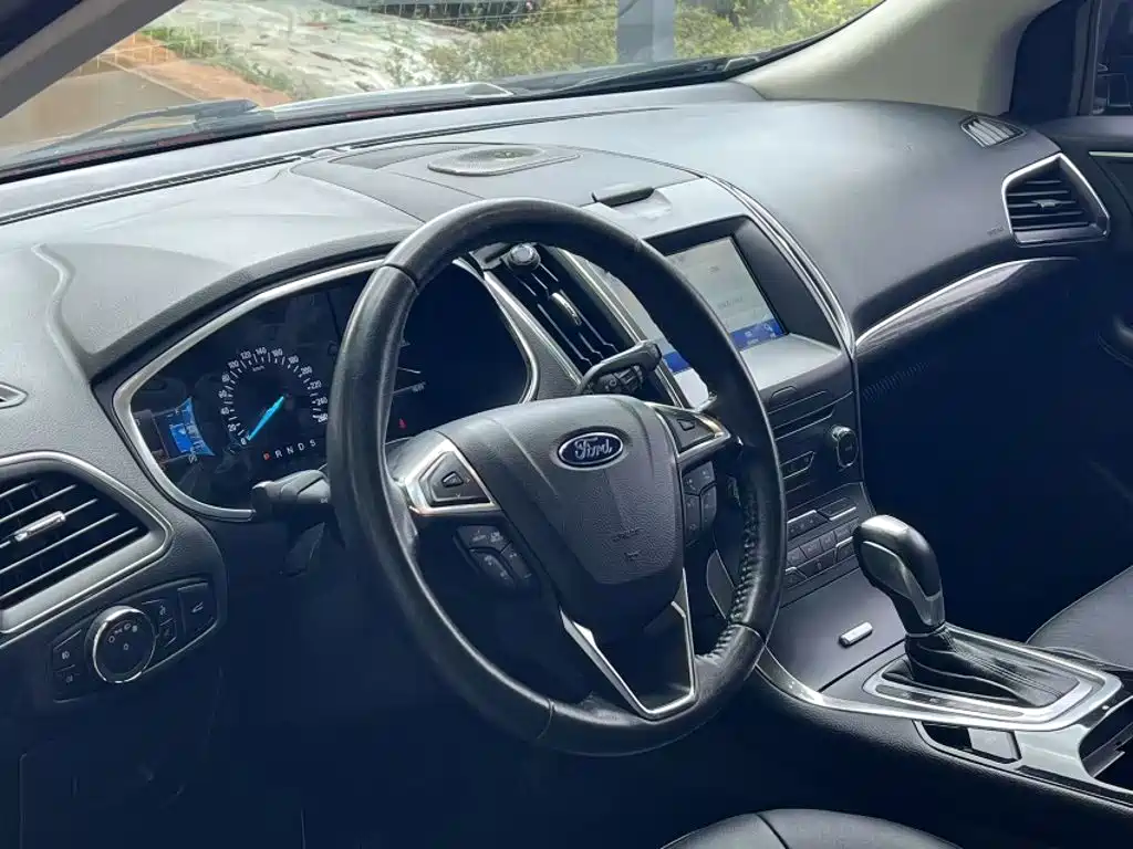 Ford Edge 2018 — фото 19