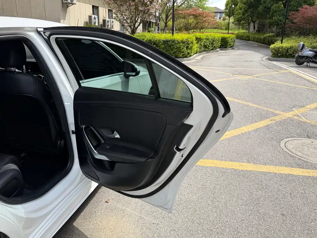 Mercedes-Benz A-Class 2023 — фото 15