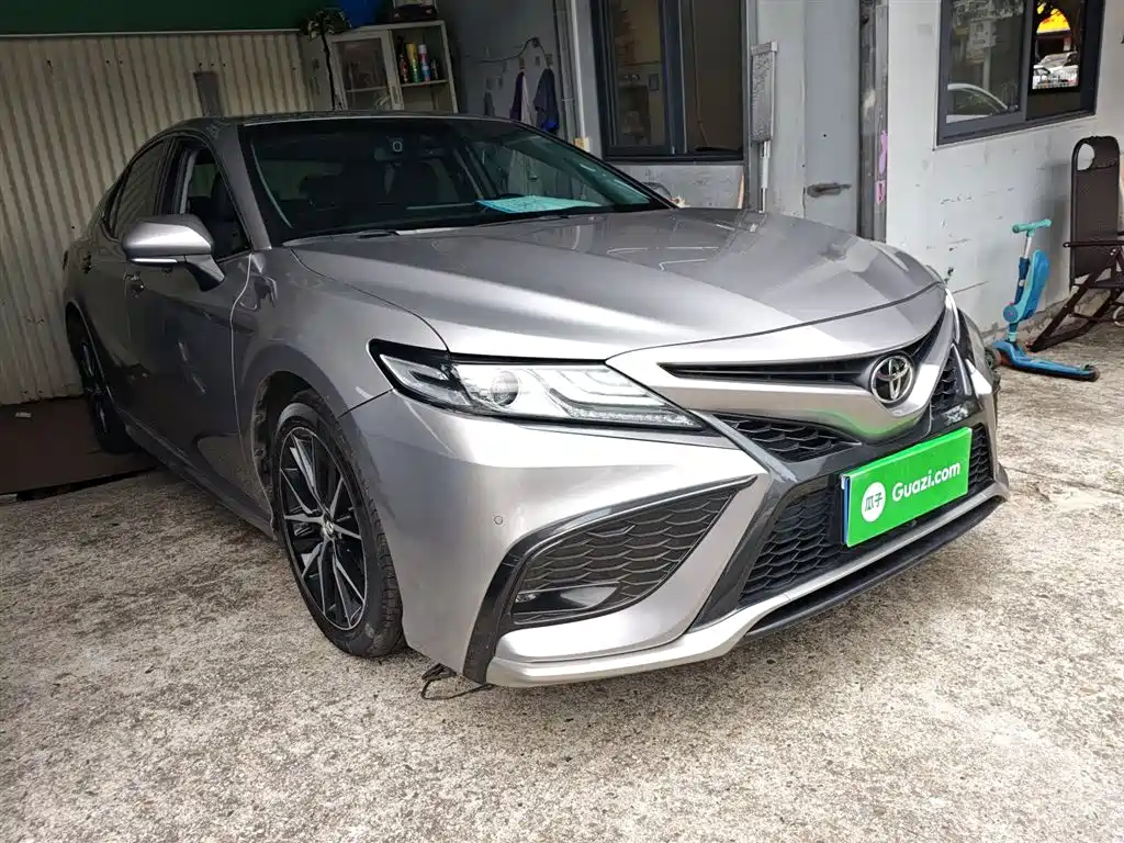 Toyota Camry 2021 — фото 4