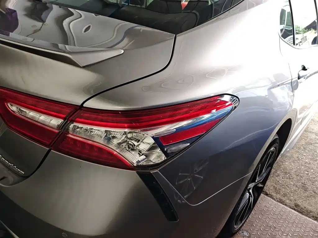 Toyota Camry 2021 — фото 8