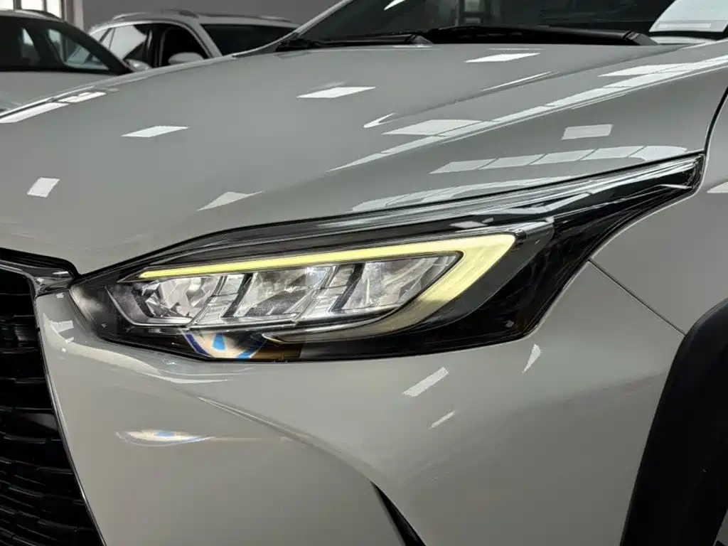 Toyota Yaris L 2023 — фото 21