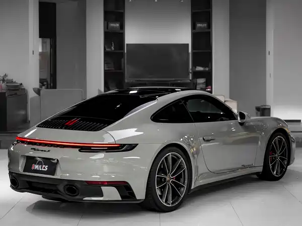 Porsche 911 2024