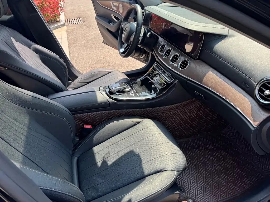 Mercedes-Benz E-Class 2017 — фото 13