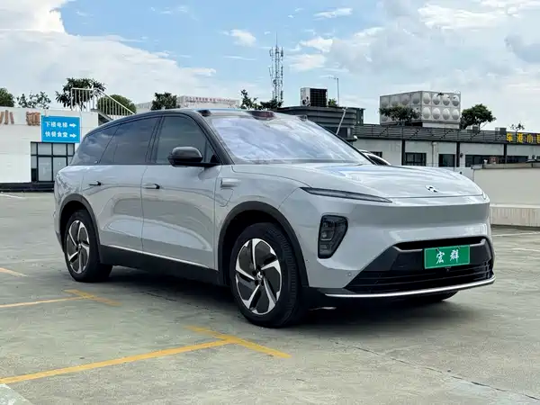 NIO ES8 2023