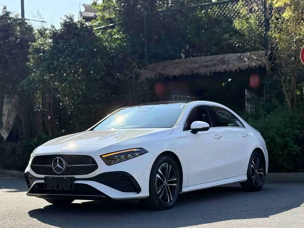 Mercedes-Benz A-Class 2023 — фото 2