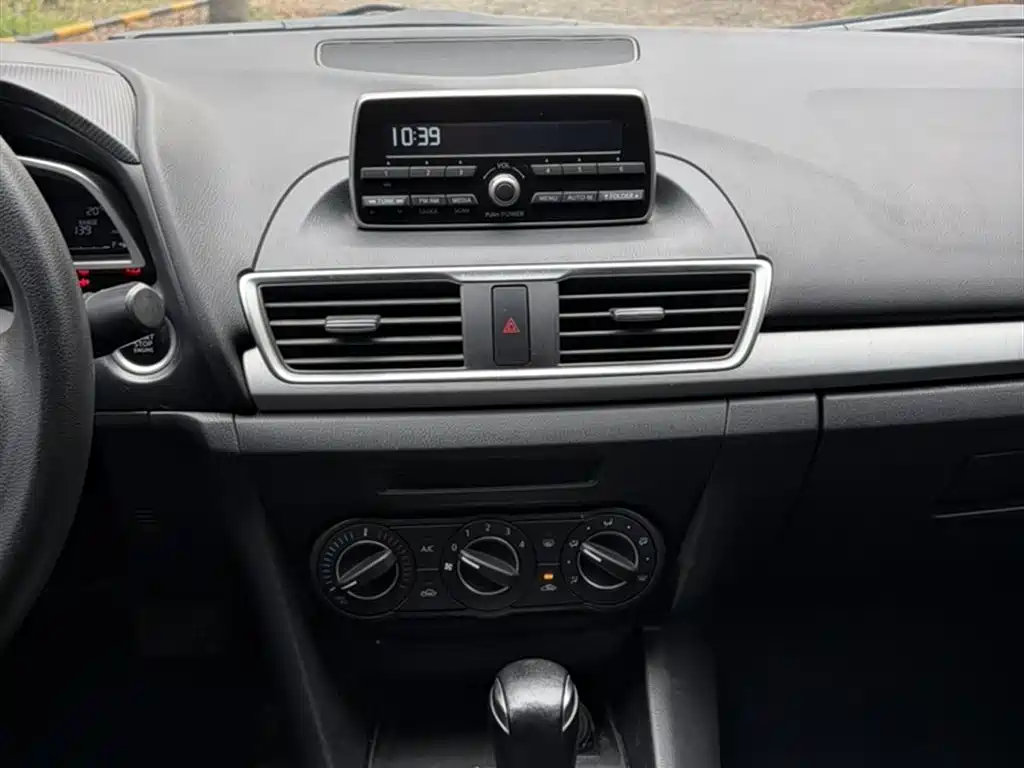 Mazda 3 Axela 2015 — фото 14