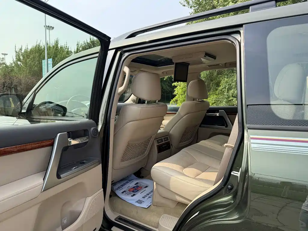 Toyota Land Cruiser 2014 — фото 10