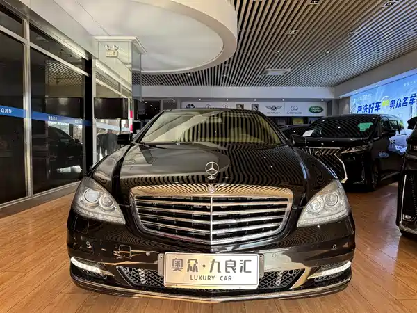 Mercedes-Benz S-Class 2012