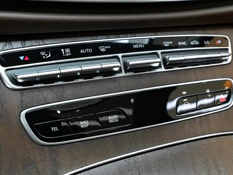 Mercedes-Benz E-Class 2024 — фото 20