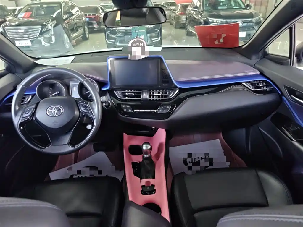 Toyota C-HR 2020 — фото 10