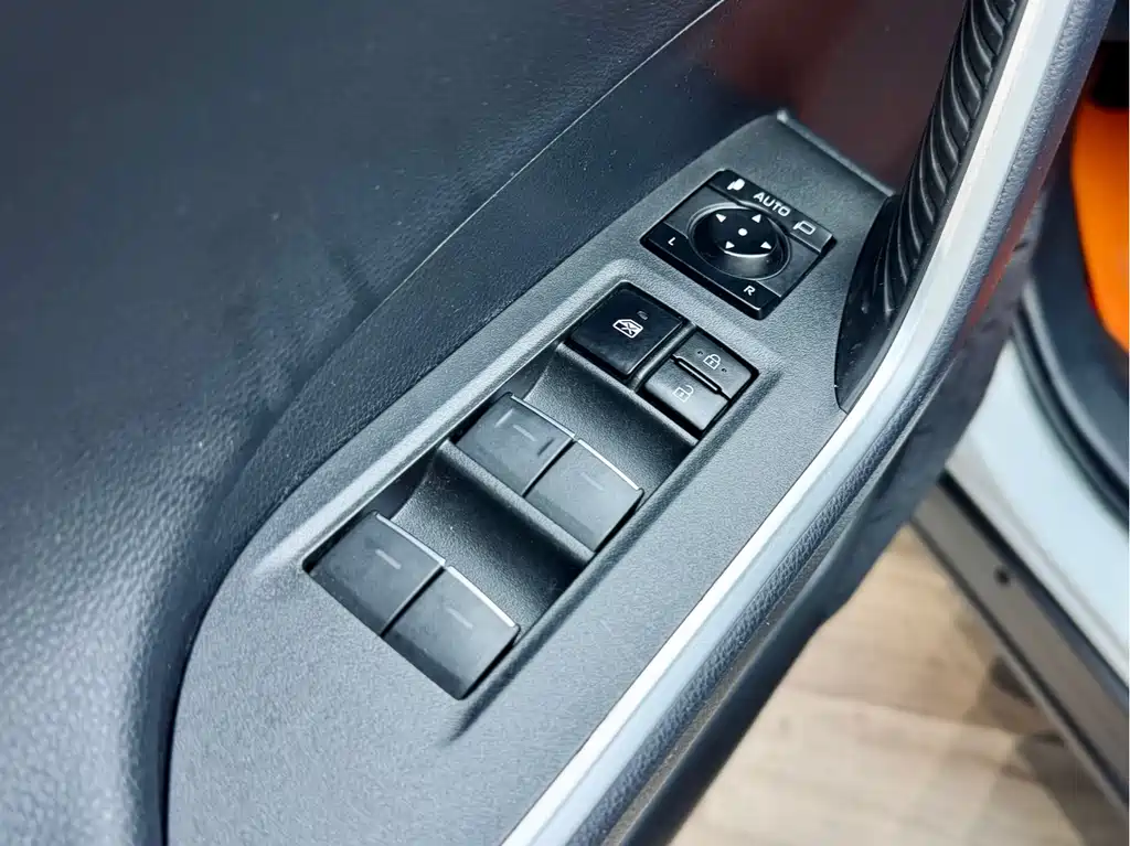 Toyota Wildlander 2023 — фото 11