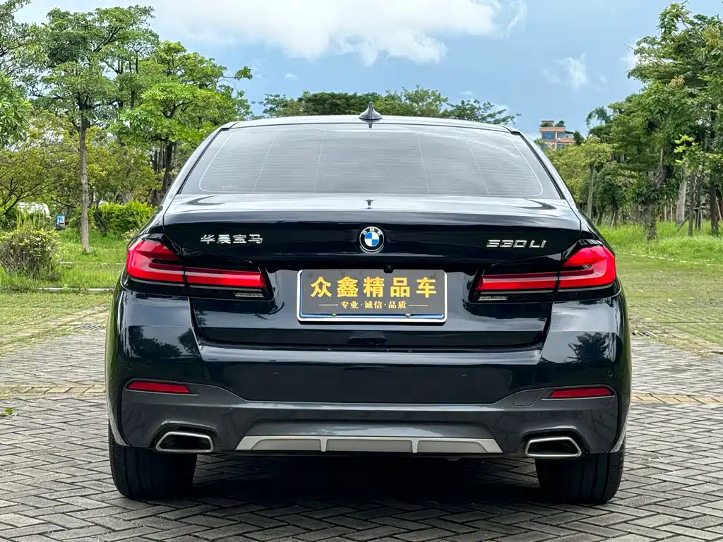 BMW 5 Series 2022 — фото 14