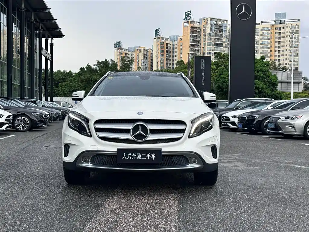 Mercedes-Benz GLA 2015