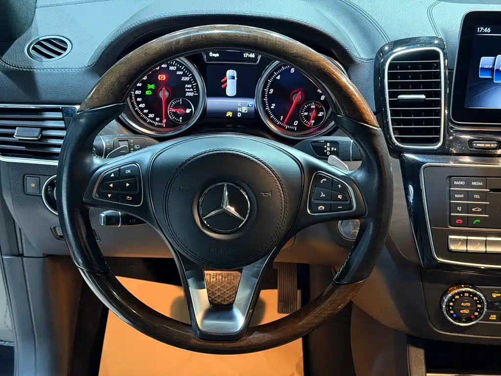 Mercedes-Benz GLS 2018 — фото 14