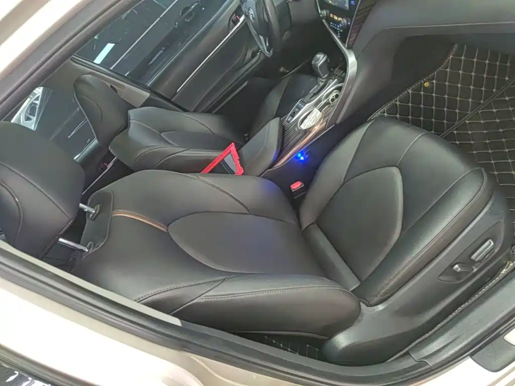 Toyota Camry 2020 — фото 25