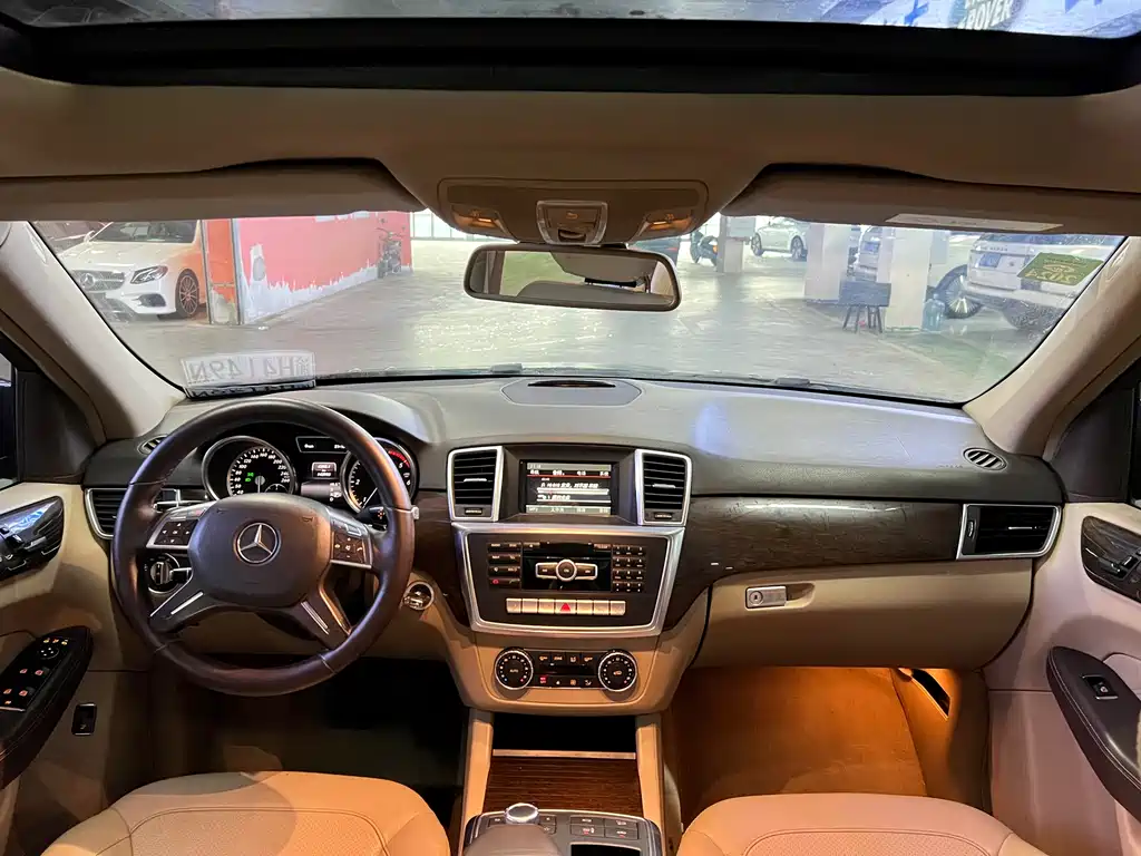 Mercedes-Benz M-Class 2014 — фото 10