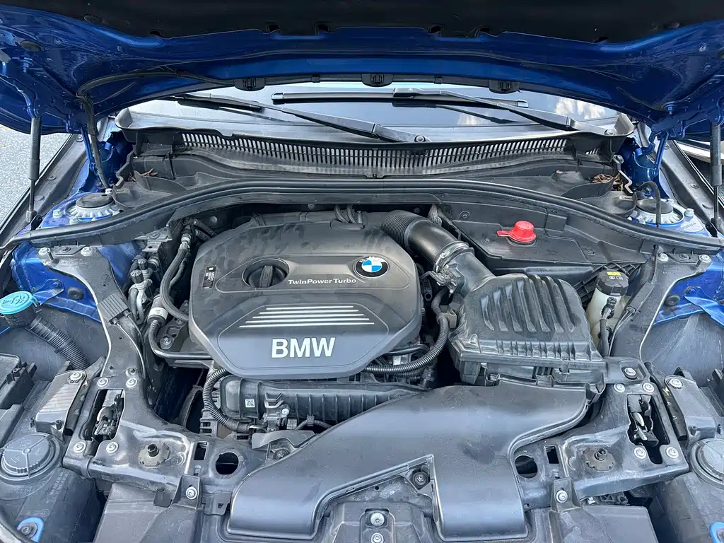 BMW 1 Series 2017 — фото 12