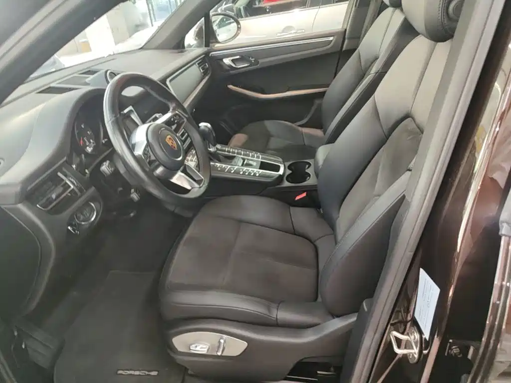 Porsche Macan 2019 — фото 15