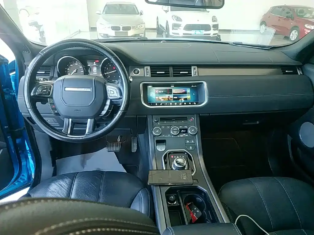 Land Rover Evoque 2018 — фото 10