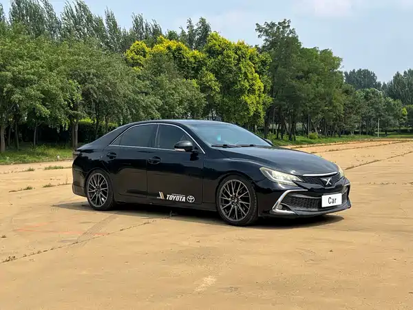 Toyota Reiz 2013