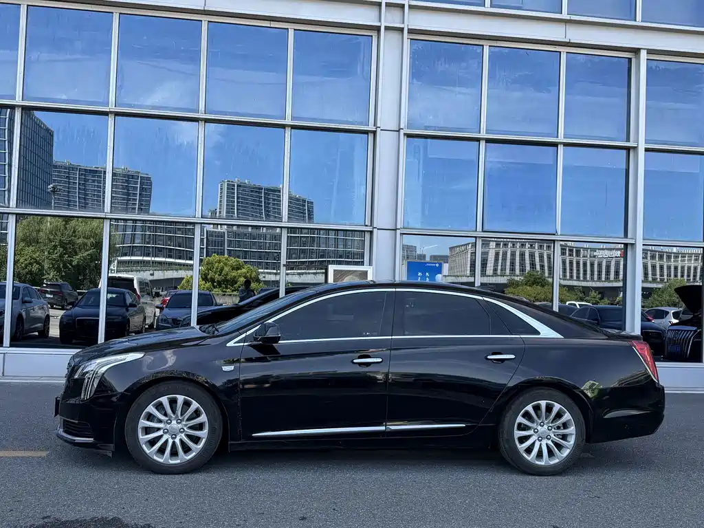 Cadillac XTS 2019 — фото 3