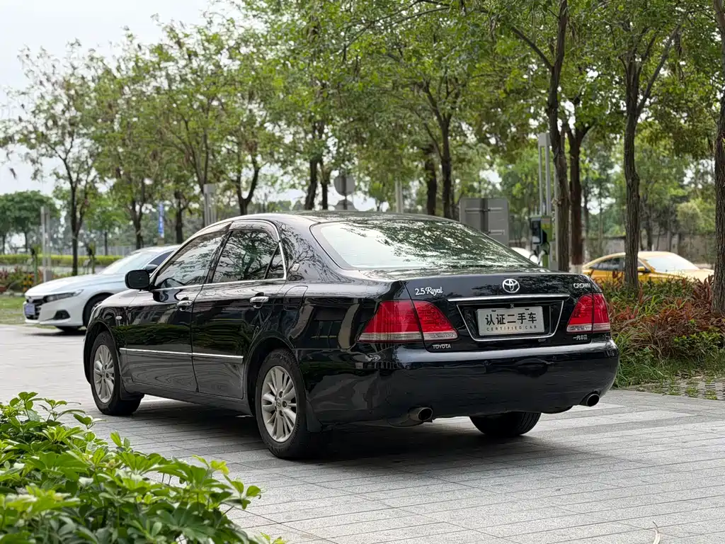 Toyota Crown 2006 — фото 13