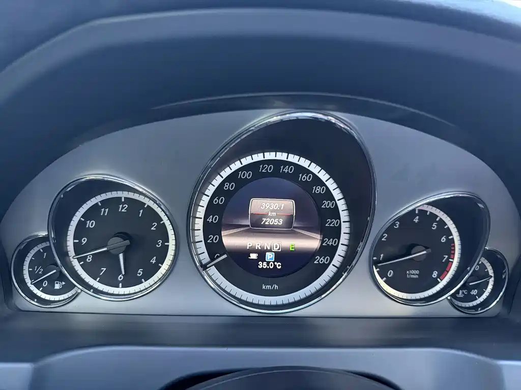 Mercedes-Benz E-Class 2013 — фото 15