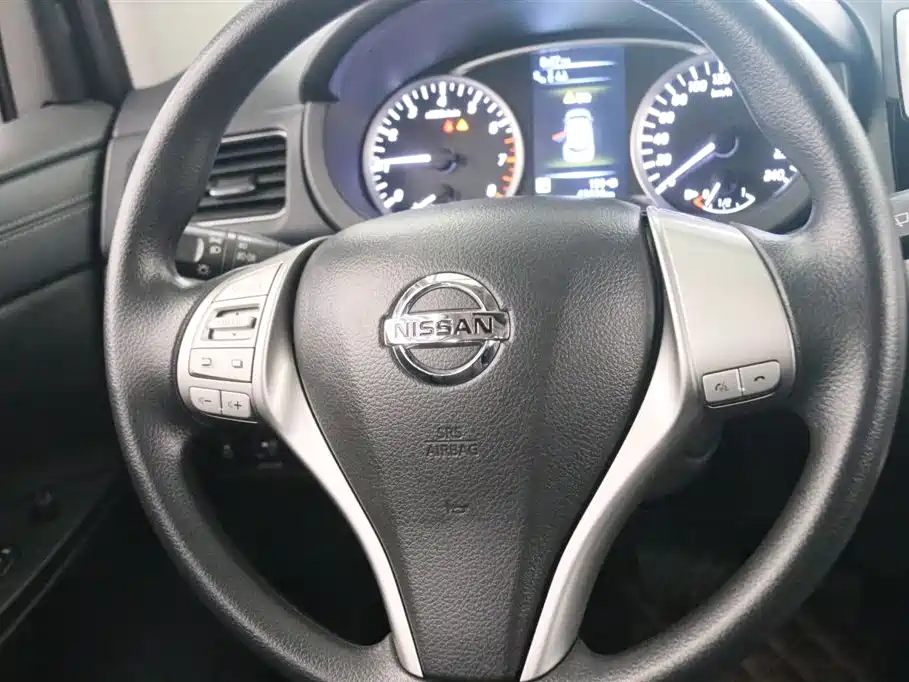 Nissan Tiida 2017 — фото 6