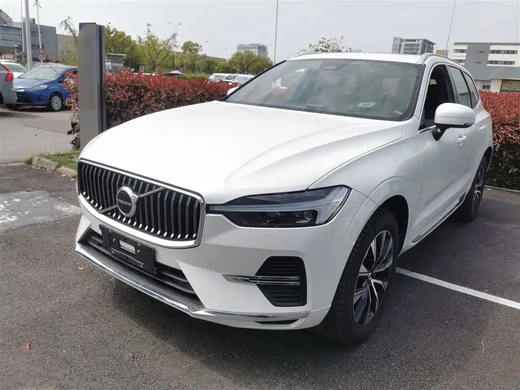 Volvo XC60 2025 — фото 2