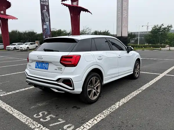 Audi Q2L 2022