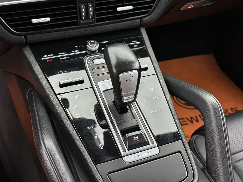 Porsche Cayenne 2018 — фото 13