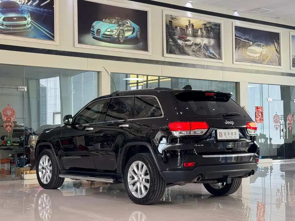 Jeep Grand Cherokee 2018 — фото 14